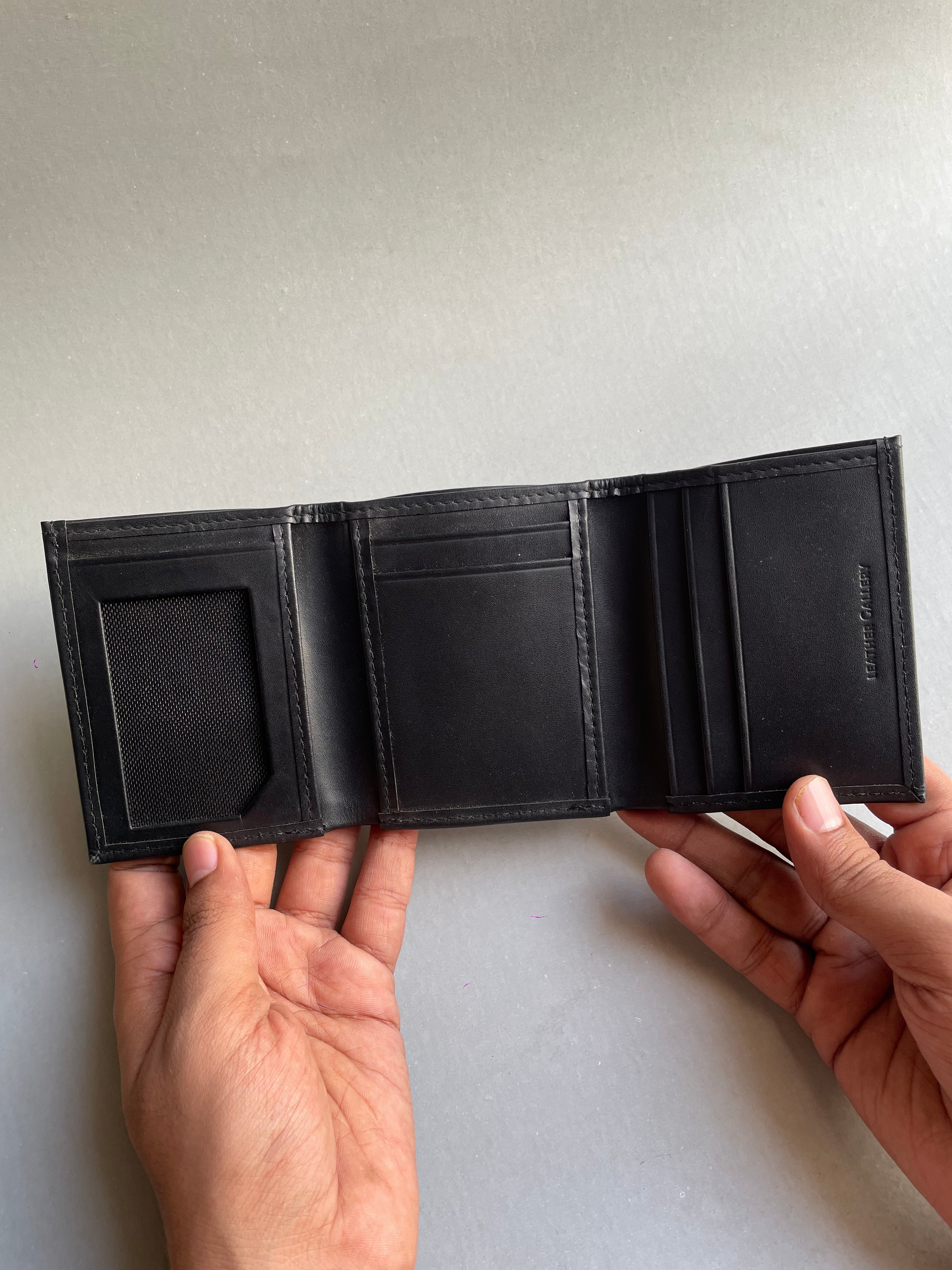 Trifold wallet - Black