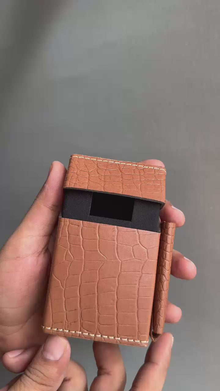 Crocodile texture cigarette case - Light Brown