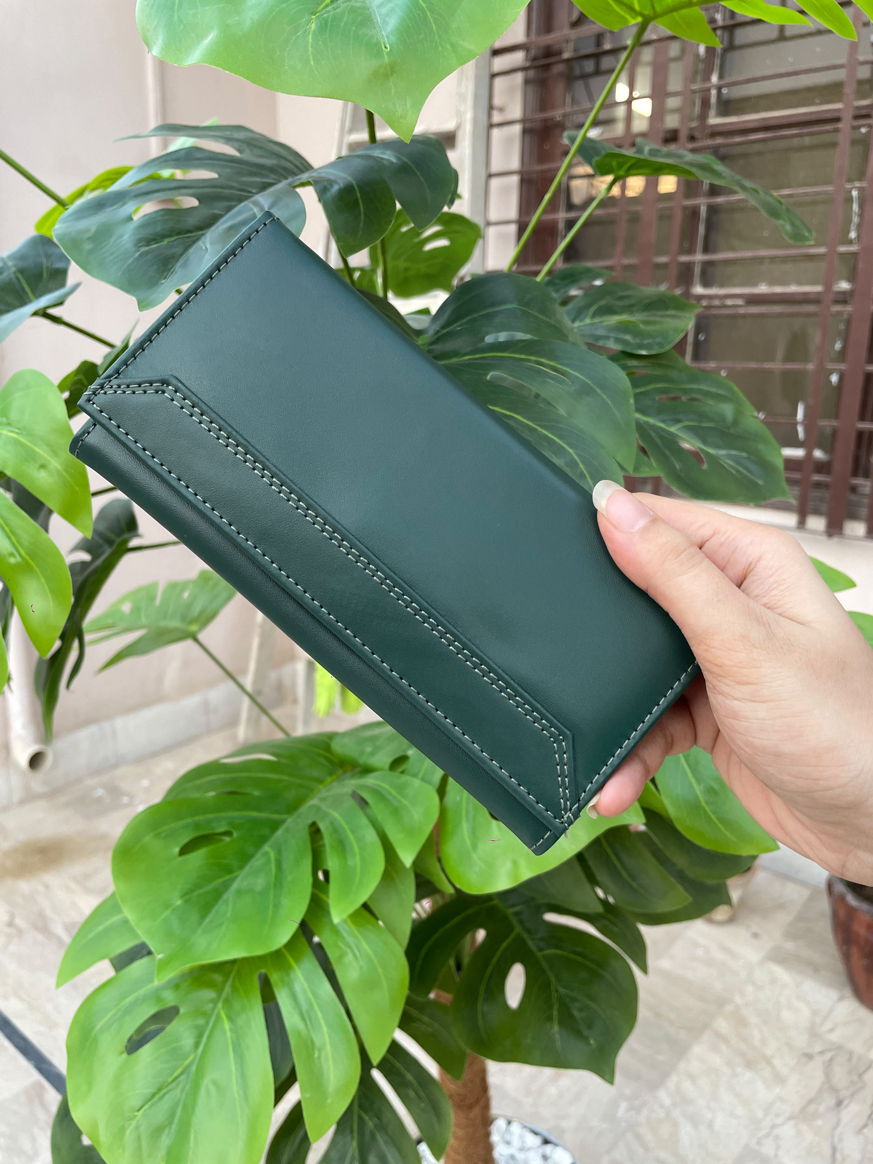 Classic Ladies Clutch