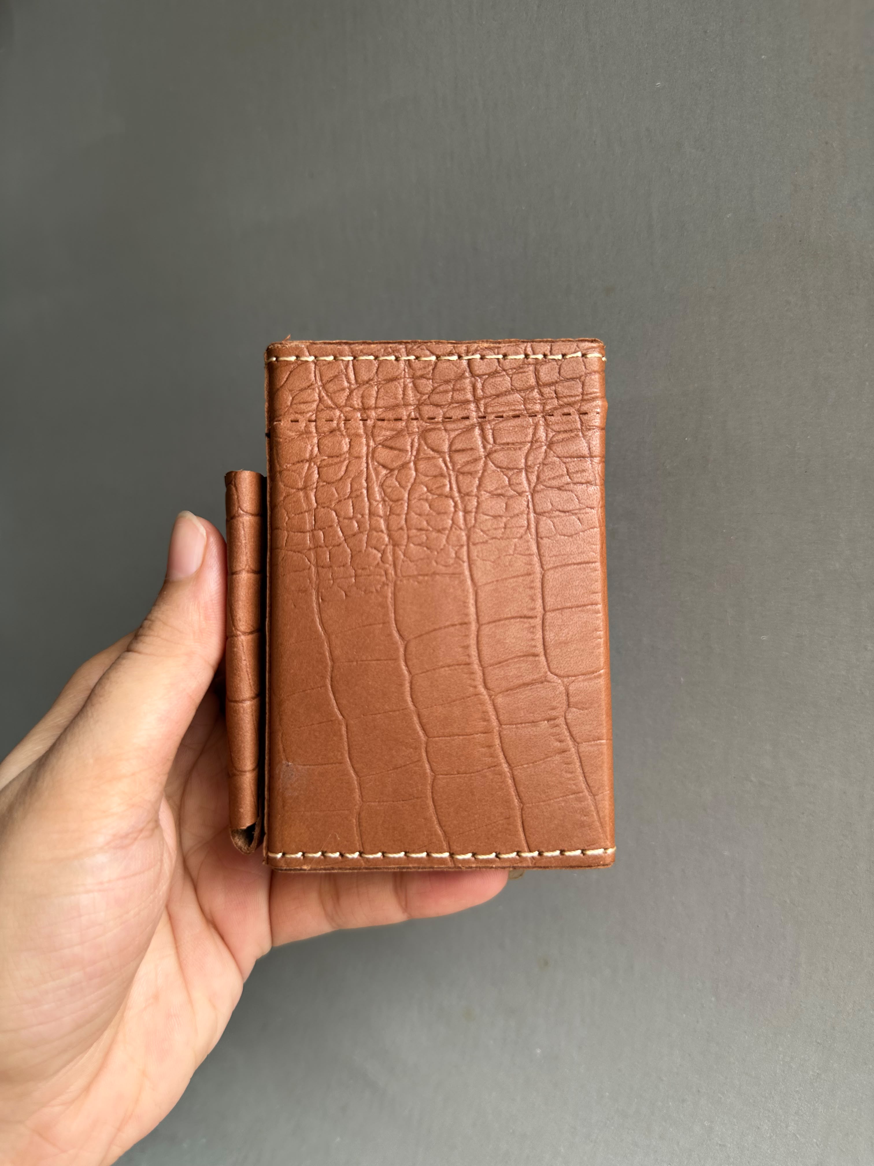 Crocodile texture cigarette case - Light Brown